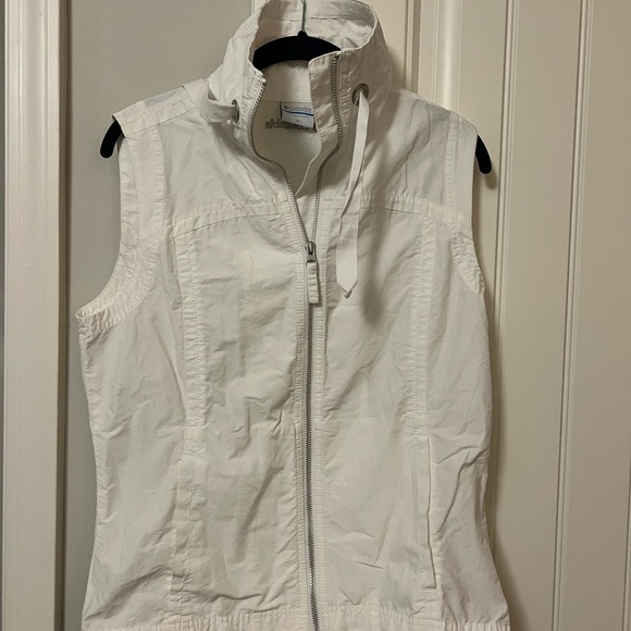 Columbia Sportswear Company Jackets & Blazers - Columbia Sportswear White vest size Med.